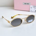 Oval Frame Gold-Tone Sunglasses Smu52Ys – Sg200