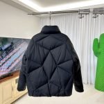 Vardar Puffer Jacket In Black
