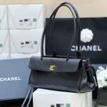 Urban Essentials Small Shopping Bag Black Grained Calfskin Leather
