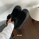 Classic Ultra Mini Weather Shoes In Black