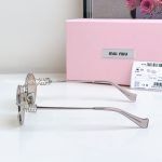 Oval Frame Silver-Tone Sunglasses Smu52Ys – Sg202