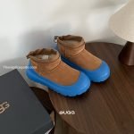 Classic Ultra Mini Weather Shoes In Brown And Blue