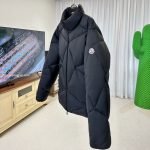 Vardar Puffer Jacket In Black