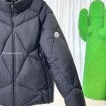 Vardar Puffer Jacket In Black