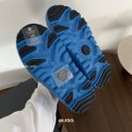 Classic Ultra Mini Weather Shoes In Brown And Blue