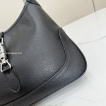 Jackie 1961 Medium Shoulder Bag Black Soft Grainy Leather