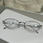 Mm216 Oval Sunglasses In Silver – Sg291